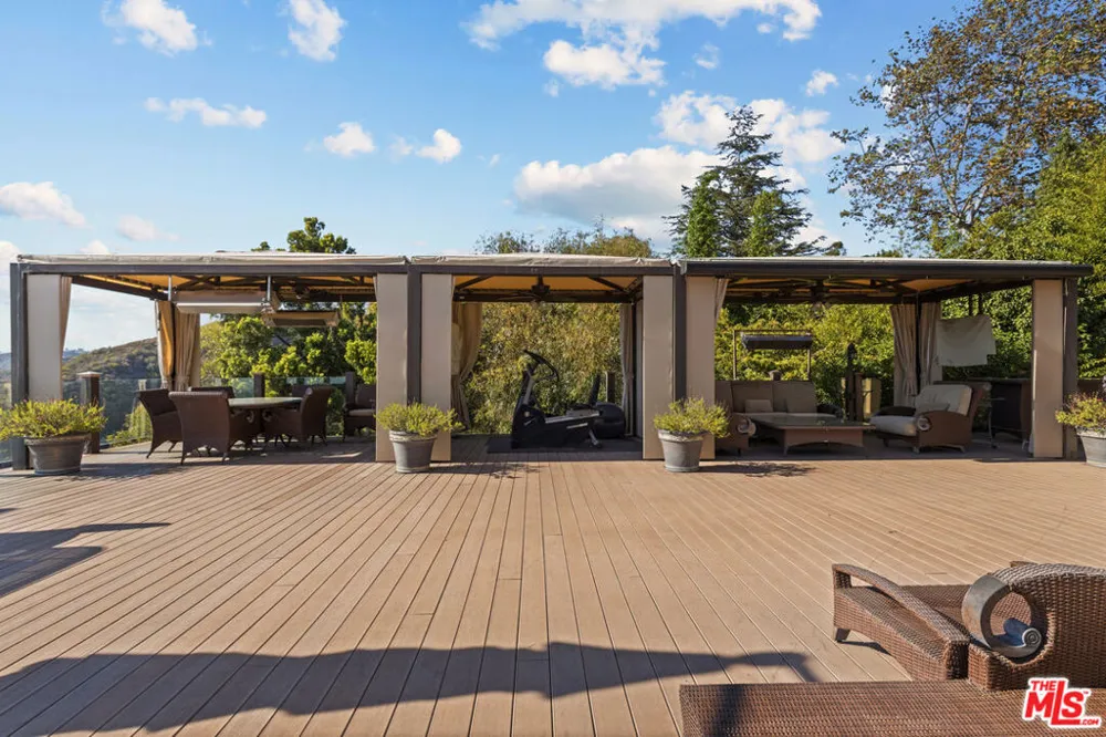 1617 Tower Grove Drive Los Angeles, CA 90210