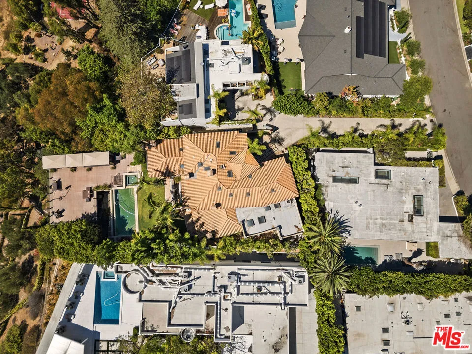 1617 Tower Grove Drive Los Angeles, CA 90210