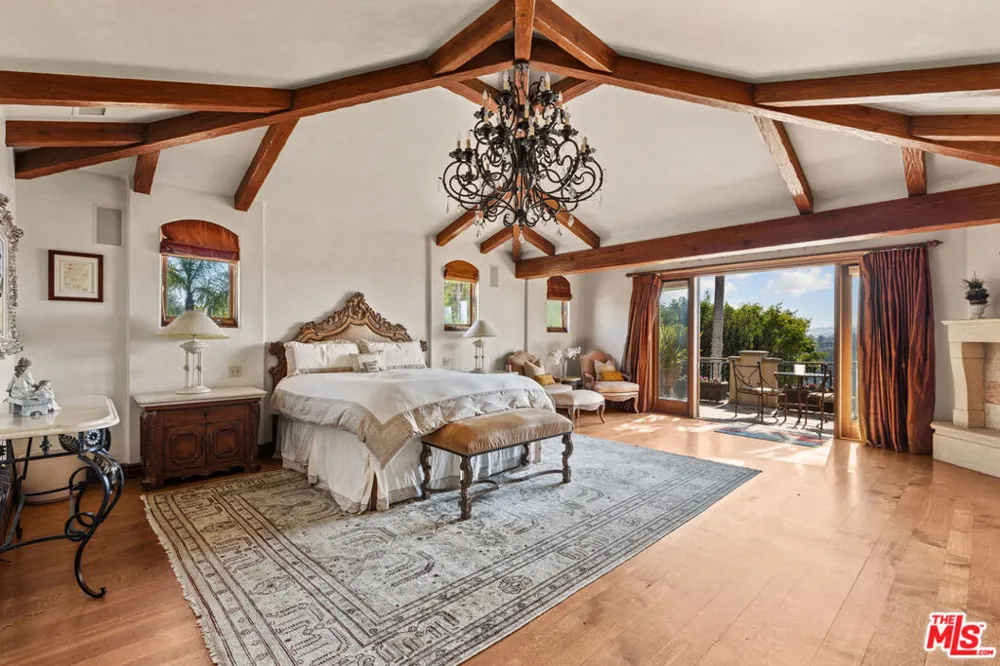 1617 Tower Grove Drive Los Angeles, CA 90210