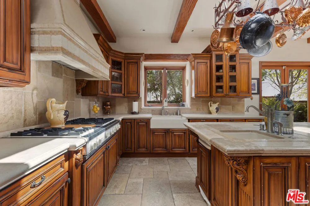 1617 Tower Grove Drive Los Angeles, CA 90210