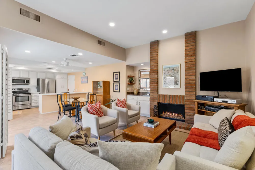 4890 Winners Circle #B Palm Springs, CA 92264