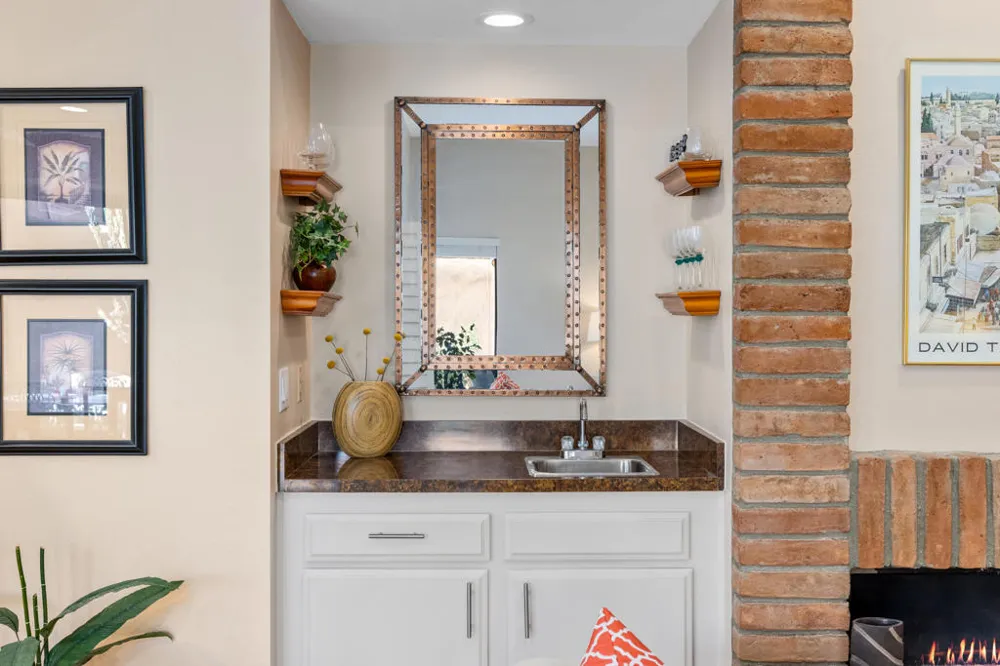 4890 Winners Circle #B Palm Springs, CA 92264