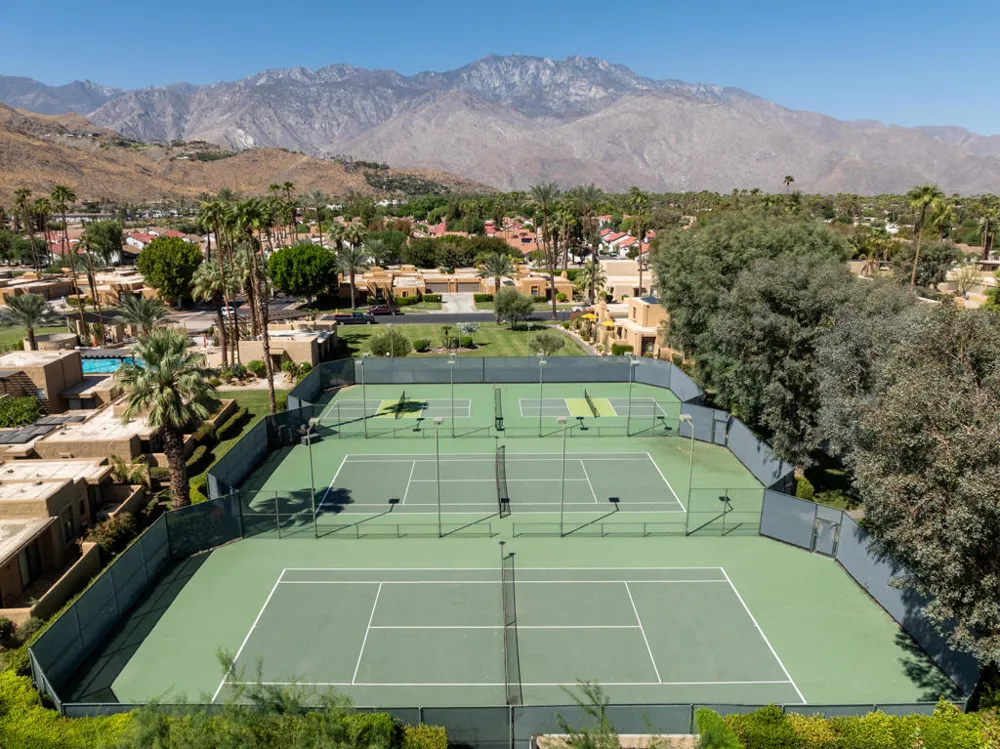 4890 Winners Circle #B Palm Springs, CA 92264