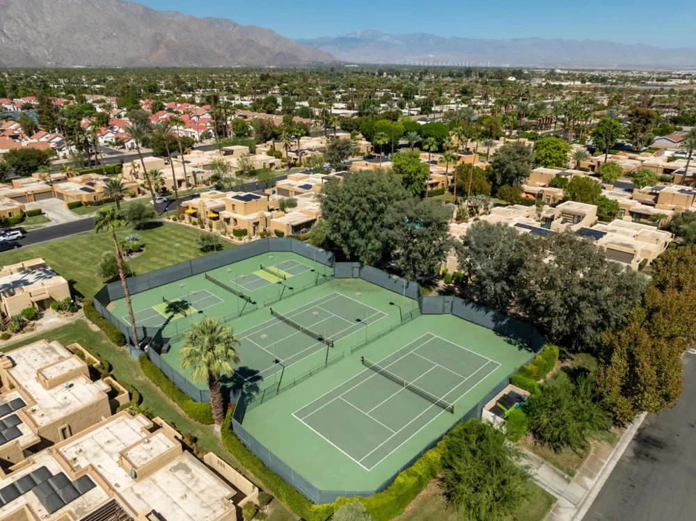 4890 Winners Circle #B Palm Springs, CA 92264
