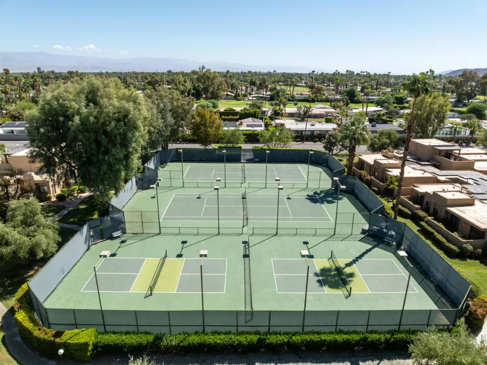 4890 Winners Circle #B Palm Springs, CA 92264