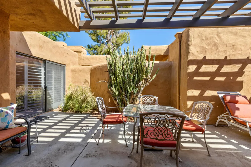 4890 Winners Circle #B Palm Springs, CA 92264