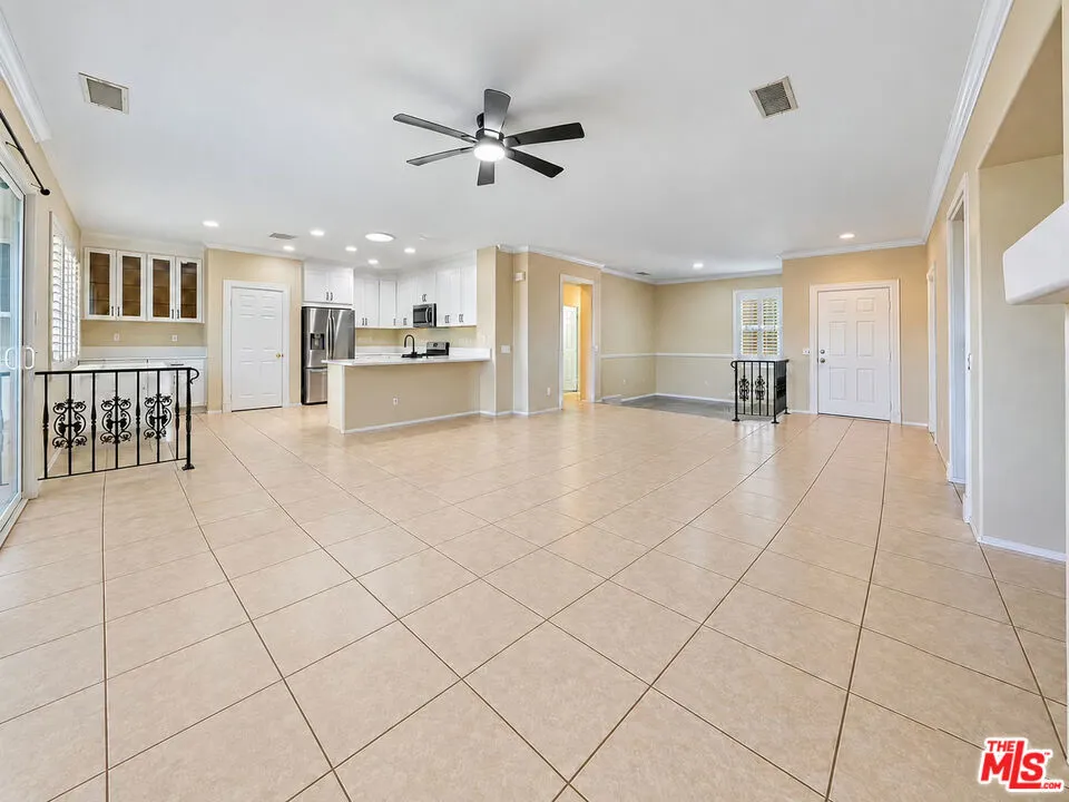 17886 Robusta Drive Riverside, CA 92503