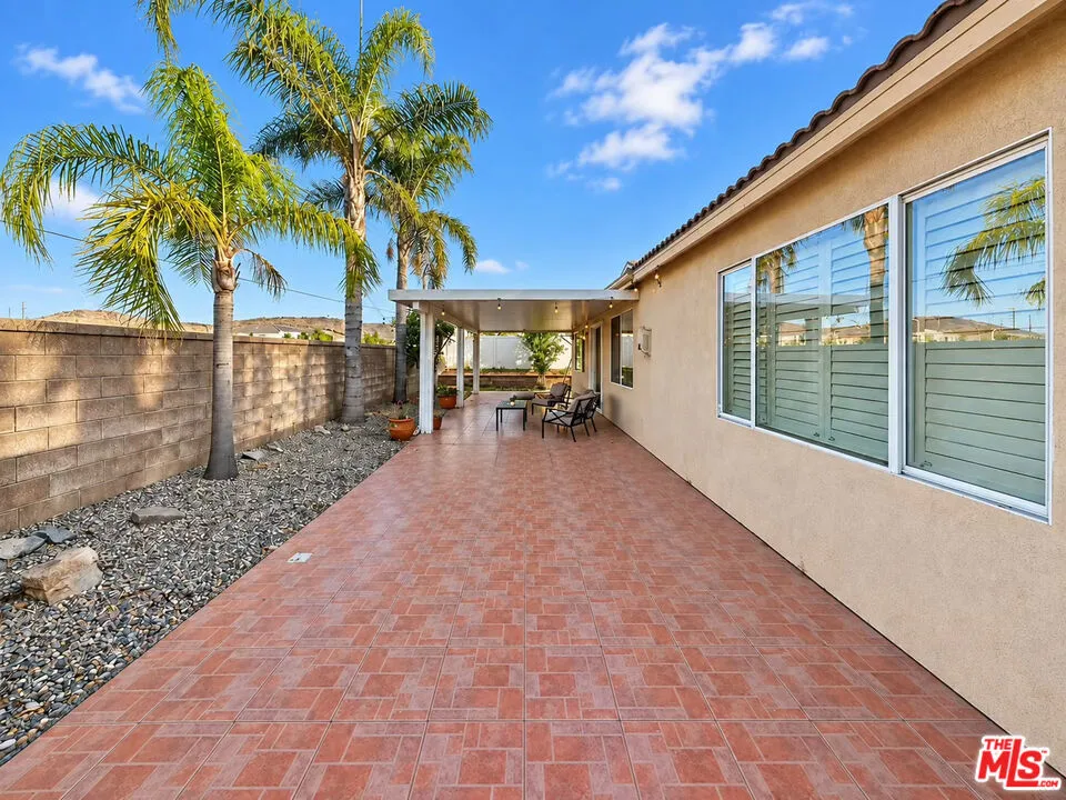17886 Robusta Drive Riverside, CA 92503