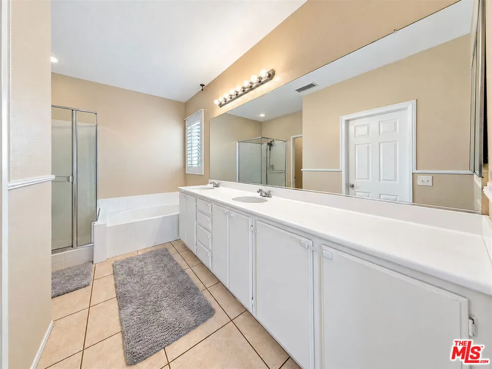 17886 Robusta Drive Riverside, CA 92503