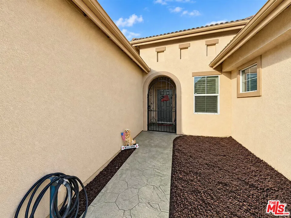 17886 Robusta Drive Riverside, CA 92503