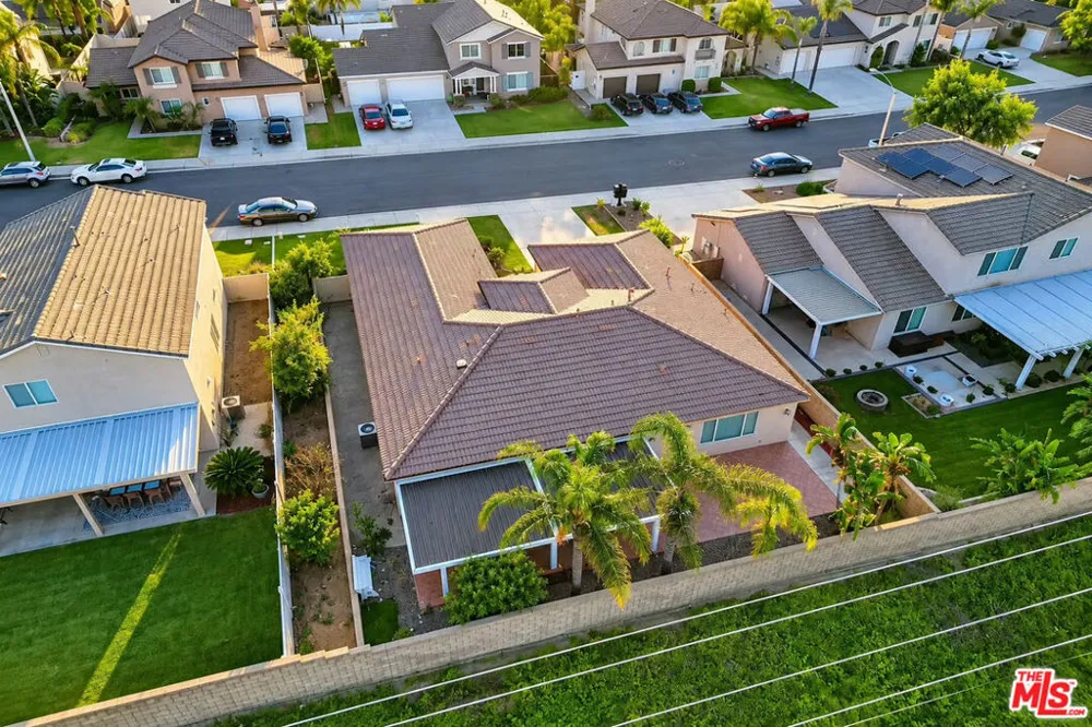 17886 Robusta Drive Riverside, CA 92503