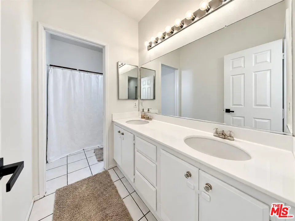 17886 Robusta Drive Riverside, CA 92503