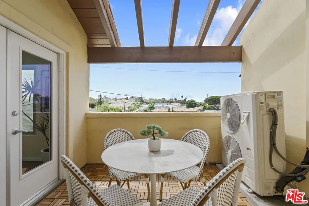 535 E Walnut Avenue #B El Segundo, CA 90245