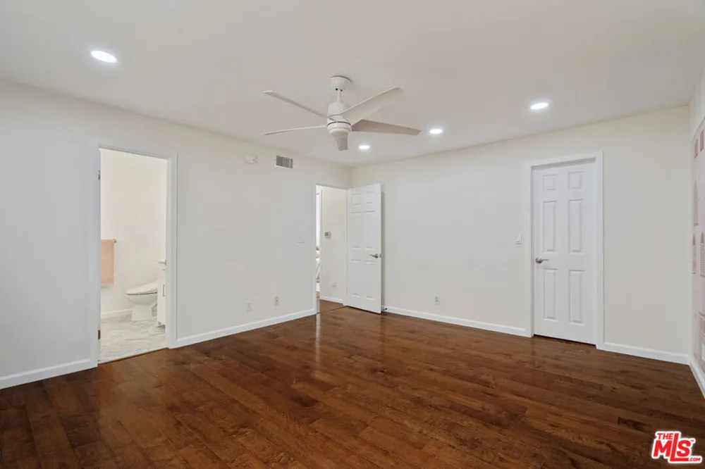 535 E Walnut Avenue #B El Segundo, CA 90245