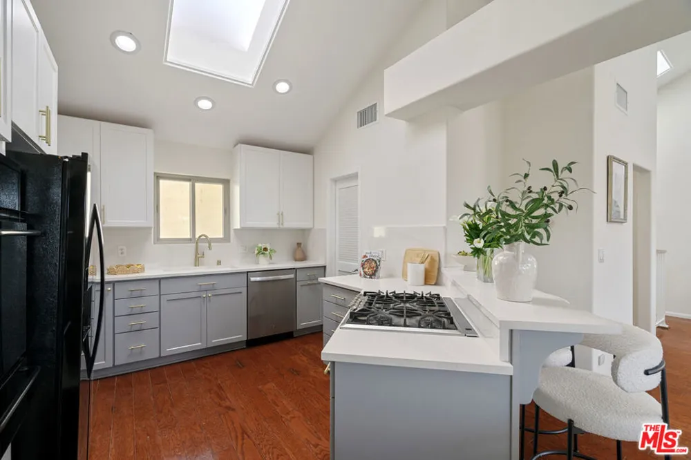 535 E Walnut Avenue #B El Segundo, CA 90245