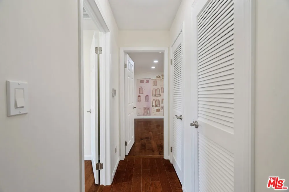 535 E Walnut Avenue #B El Segundo, CA 90245