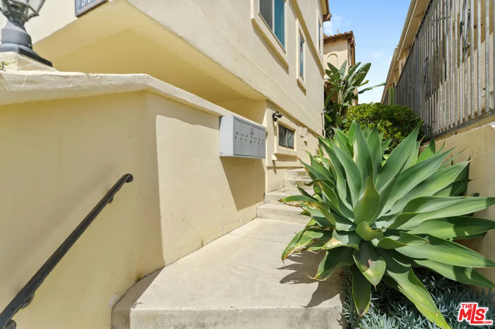 535 E Walnut Avenue #B El Segundo, CA 90245