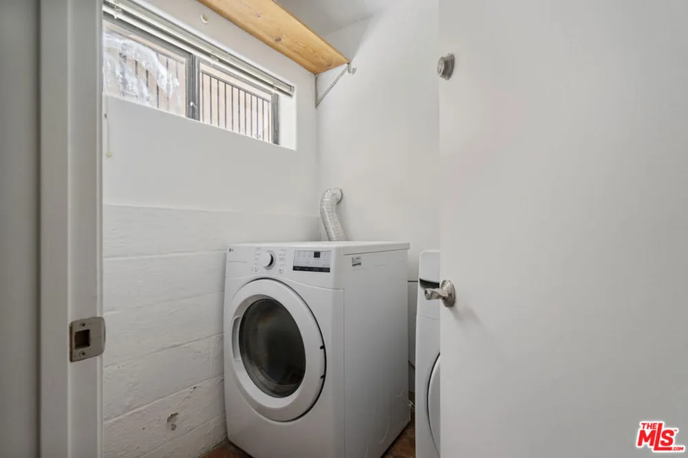 535 E Walnut Avenue #B El Segundo, CA 90245