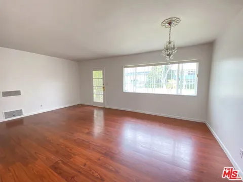 5456 Village Green