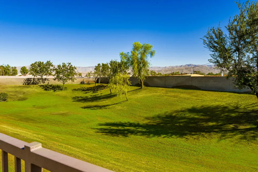 39676 Somerset Avenue Palm Desert, CA 92211