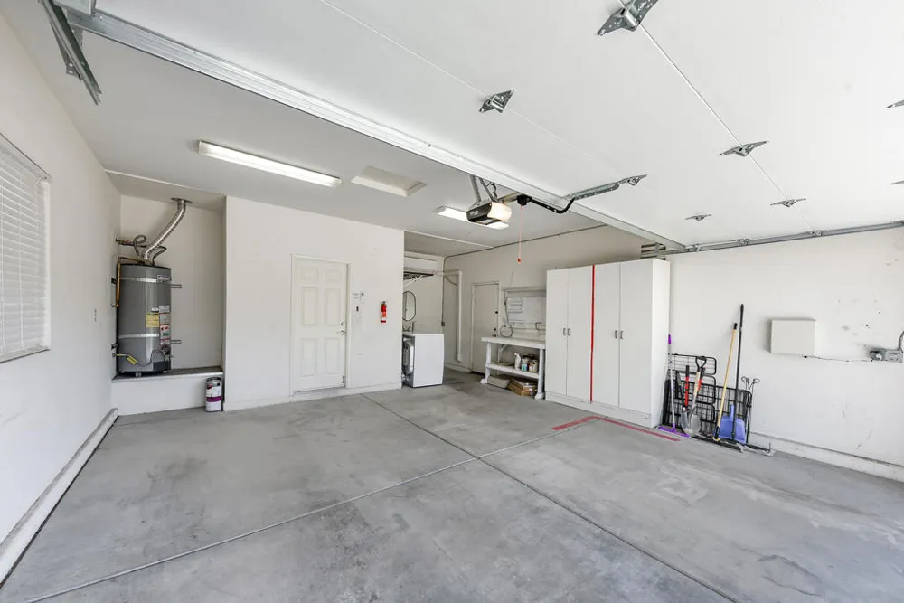 39676 Somerset Avenue Palm Desert, CA 92211
