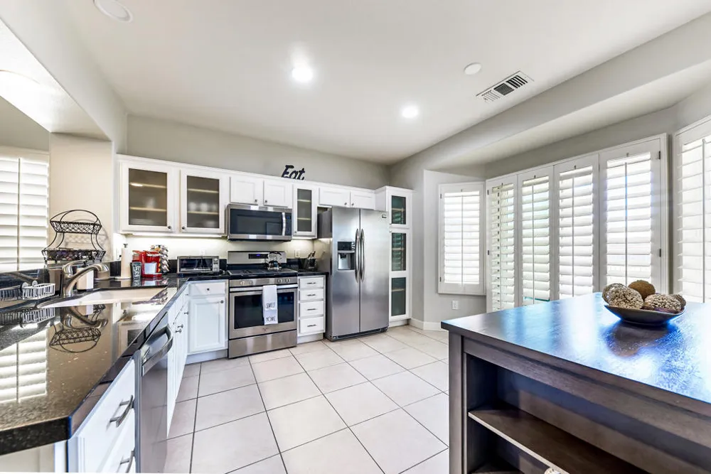 39676 Somerset Avenue Palm Desert, CA 92211