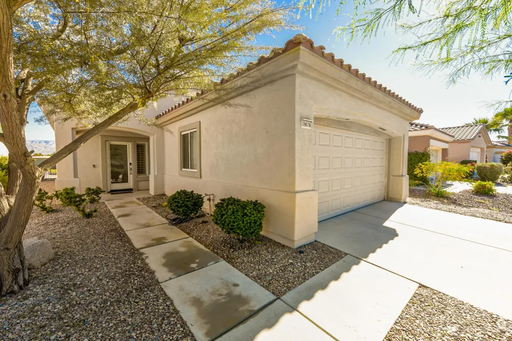 39676 Somerset Avenue Palm Desert, CA 92211