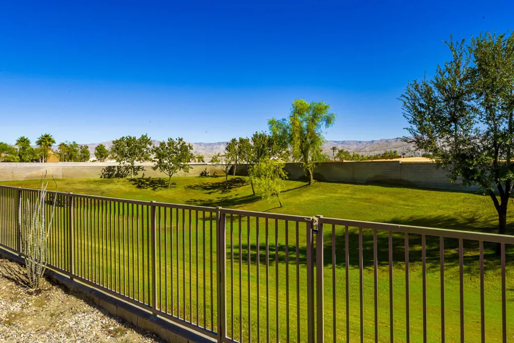 39676 Somerset Avenue Palm Desert, CA 92211