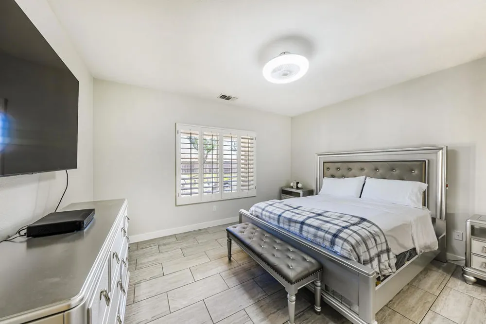 39676 Somerset Avenue Palm Desert, CA 92211