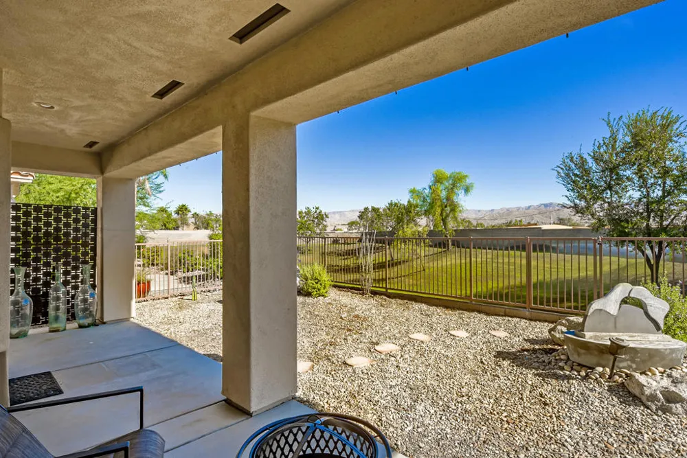 39676 Somerset Avenue Palm Desert, CA 92211