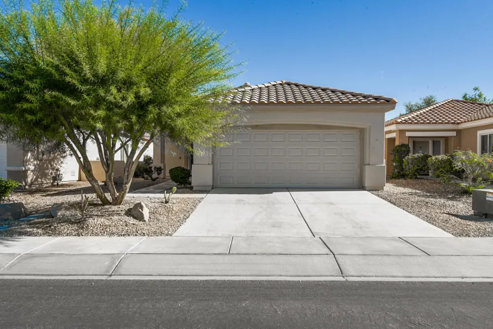 39676 Somerset Avenue Palm Desert, CA 92211