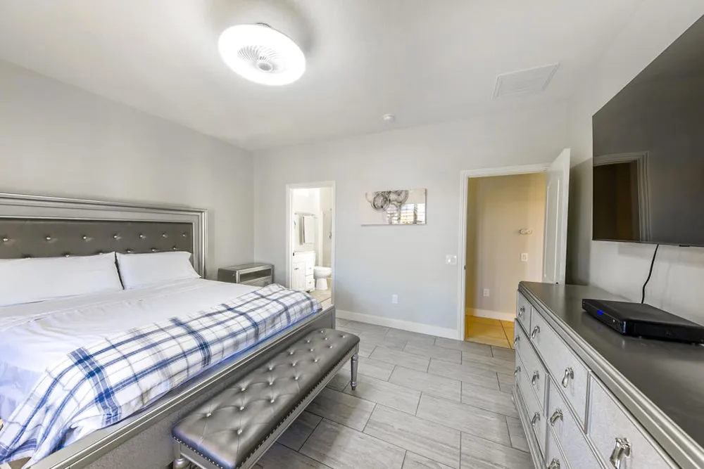 39676 Somerset Avenue Palm Desert, CA 92211