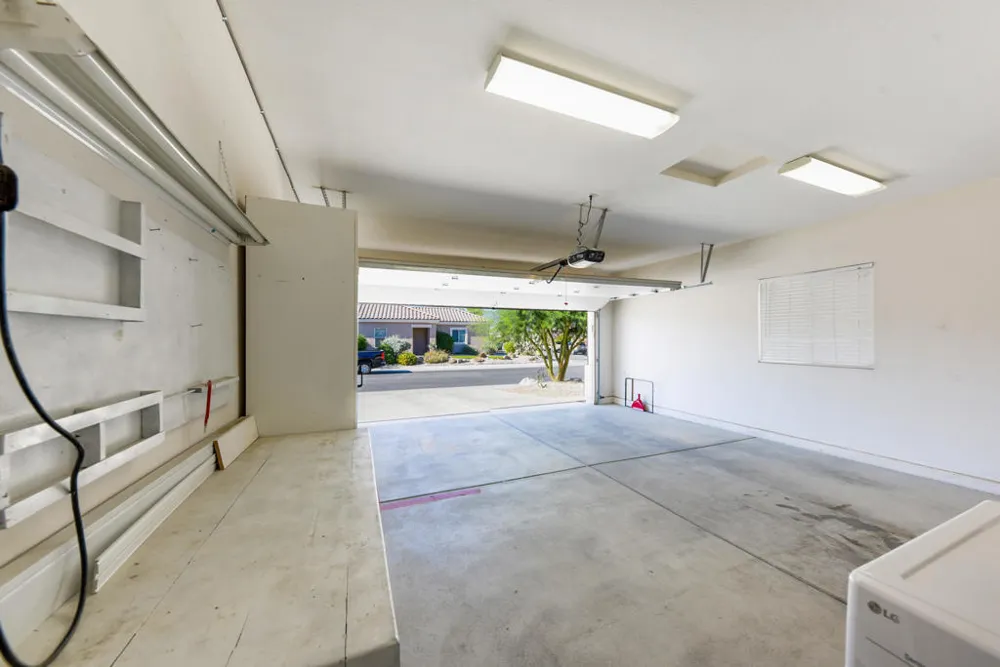 39676 Somerset Avenue Palm Desert, CA 92211