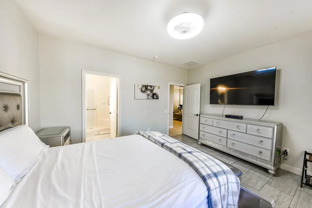 39676 Somerset Avenue Palm Desert, CA 92211