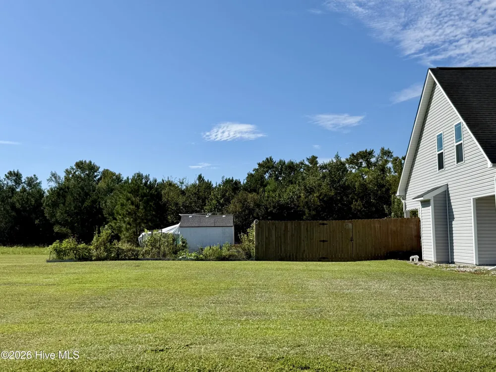 108 Thoroughbred Run Richlands, NC 28574