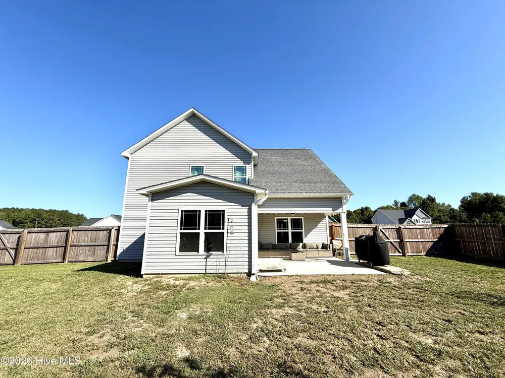 108 Thoroughbred Run Richlands, NC 28574