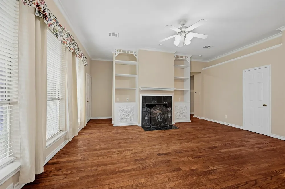 841 Old Orchard Lane Lewisville, TX 75077