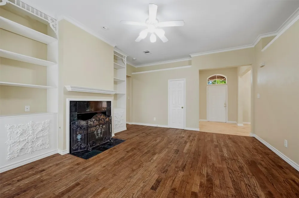 841 Old Orchard Lane Lewisville, TX 75077