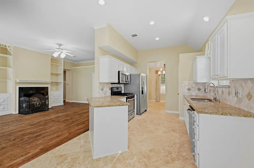 841 Old Orchard Lane Lewisville, TX 75077