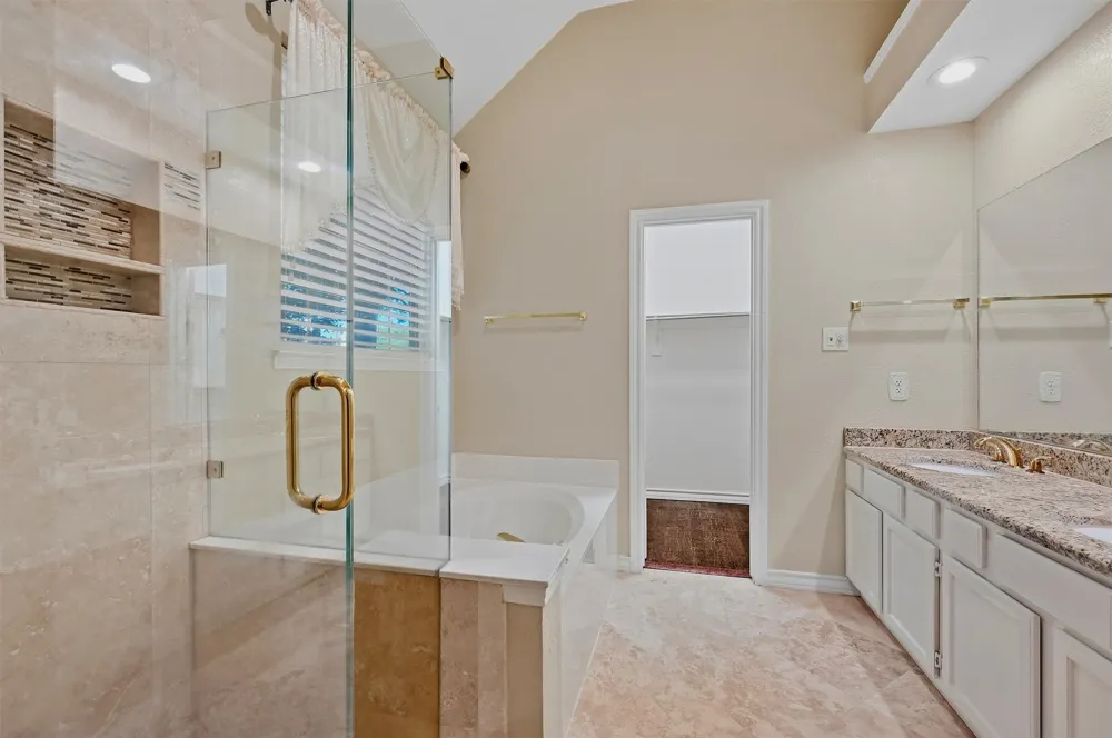 841 Old Orchard Lane Lewisville, TX 75077