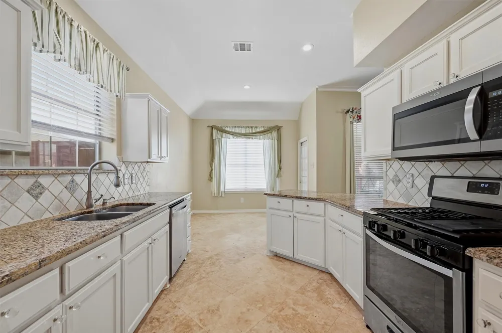 841 Old Orchard Lane Lewisville, TX 75077