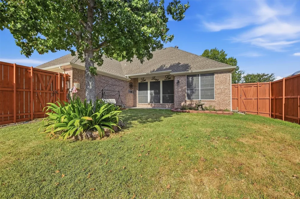 841 Old Orchard Lane Lewisville, TX 75077