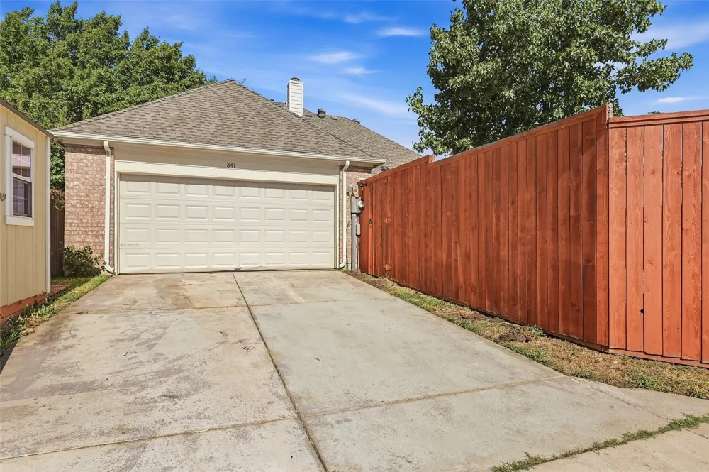 841 Old Orchard Lane Lewisville, TX 75077