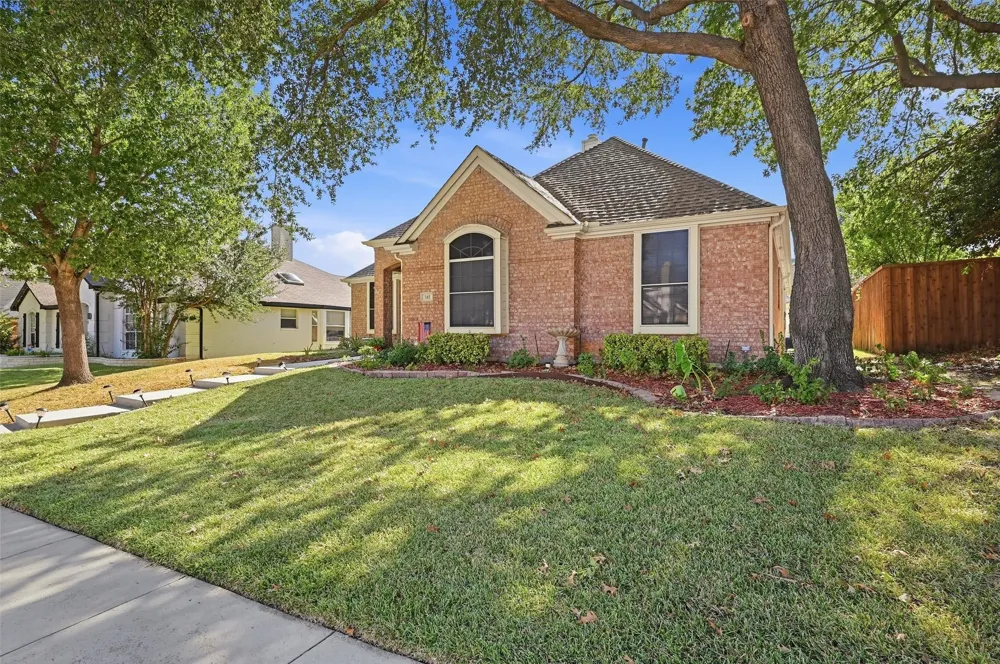 841 Old Orchard Lane Lewisville, TX 75077