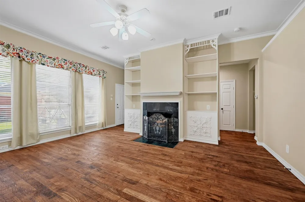 841 Old Orchard Lane Lewisville, TX 75077