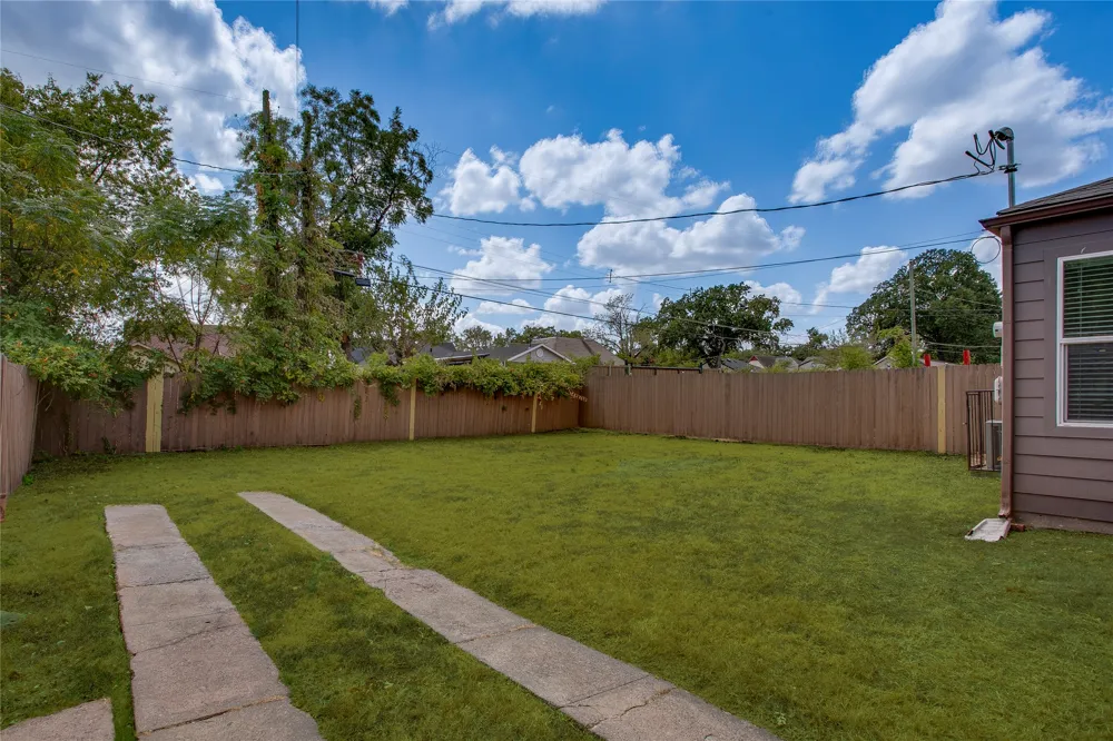 1110 Galloway Avenue Dallas, TX 75216
