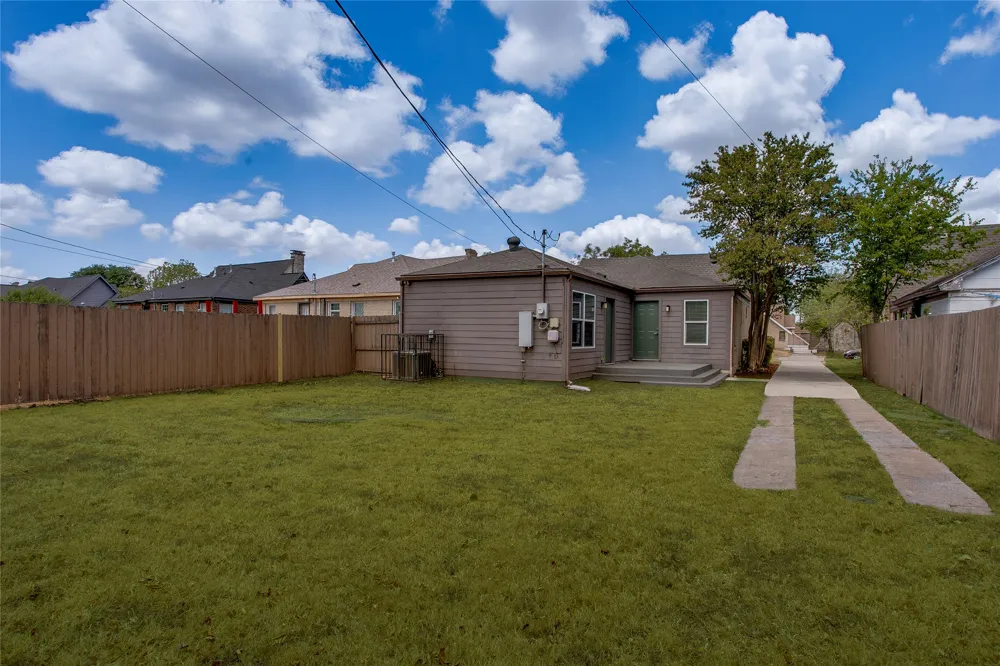1110 Galloway Avenue Dallas, TX 75216