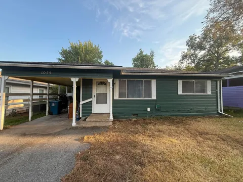 1055 W Star Street