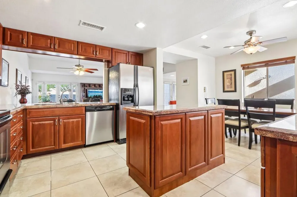 6110 Saint Andrews Plaza Palm Springs, CA 92264