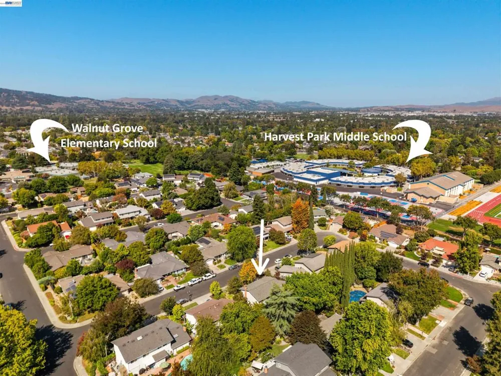 1721 Beachwood Way Pleasanton, CA 94566